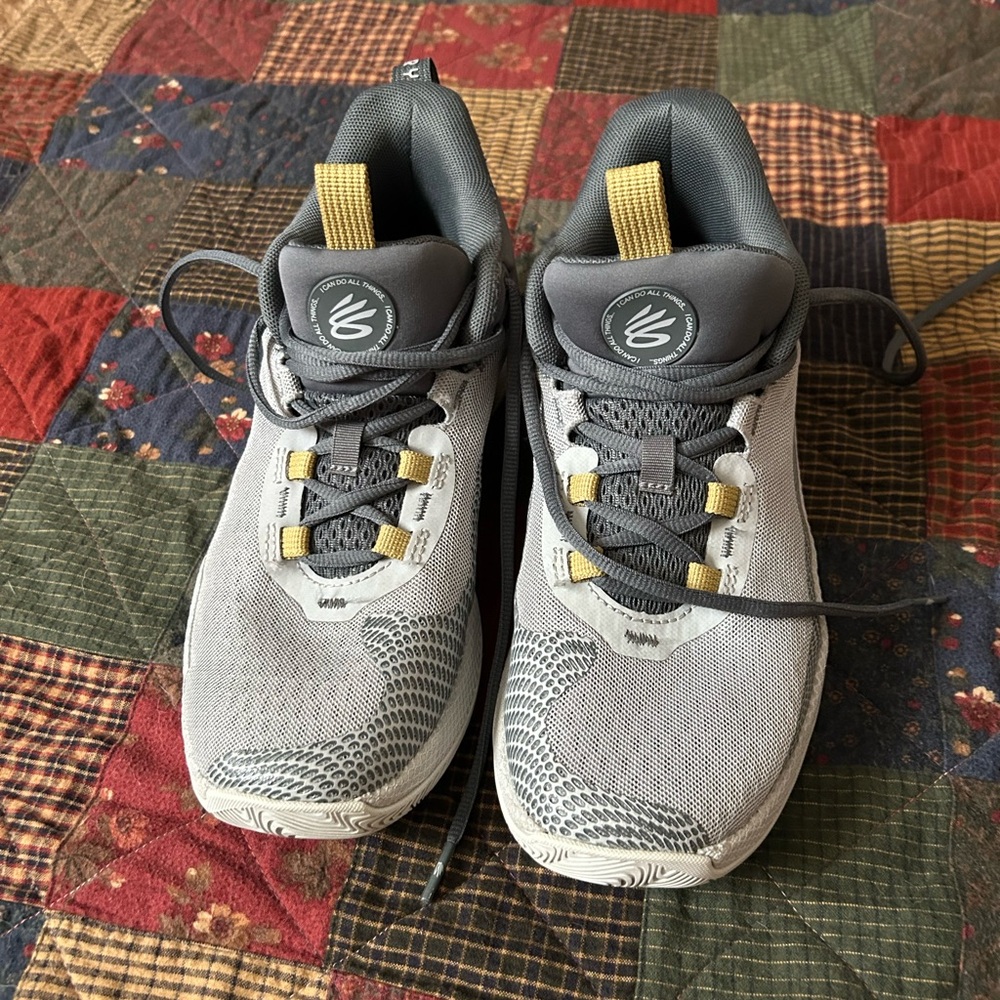 Under Armour Curry Gray Basketball Shoes - Men’s size 7.5/Women’s size 9